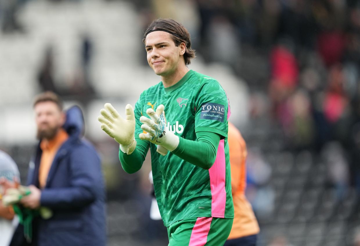 德比郡门将泽特斯特伦荣获2025年10月天空博彩冠军联赛月度最佳球员提名！