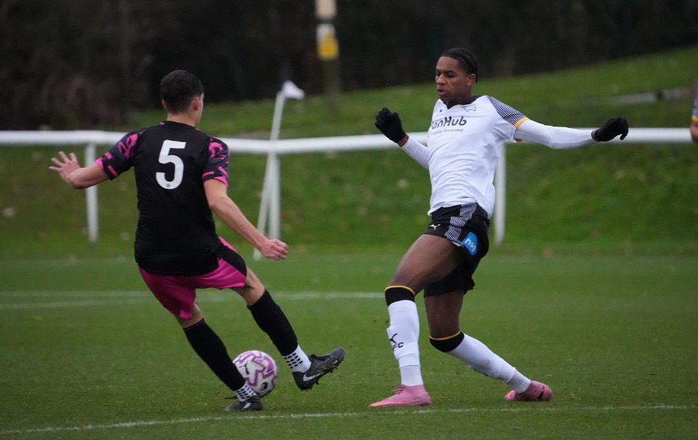 德比郡U21队1-1战平斯托克城，奥贡托卢进球，柯利补时扳平